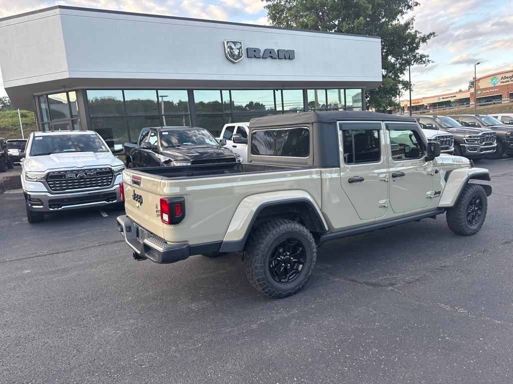 2022 Jeep Gladiator Sport photo 5