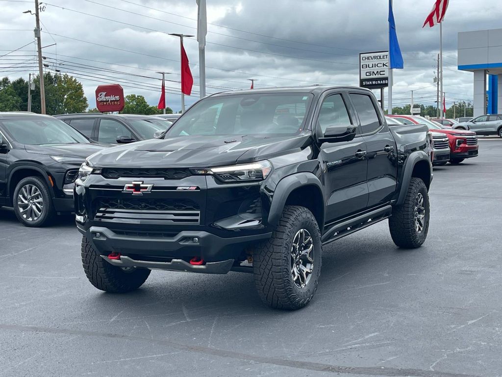 2025 Chevrolet Colorado ZR2 photo 3