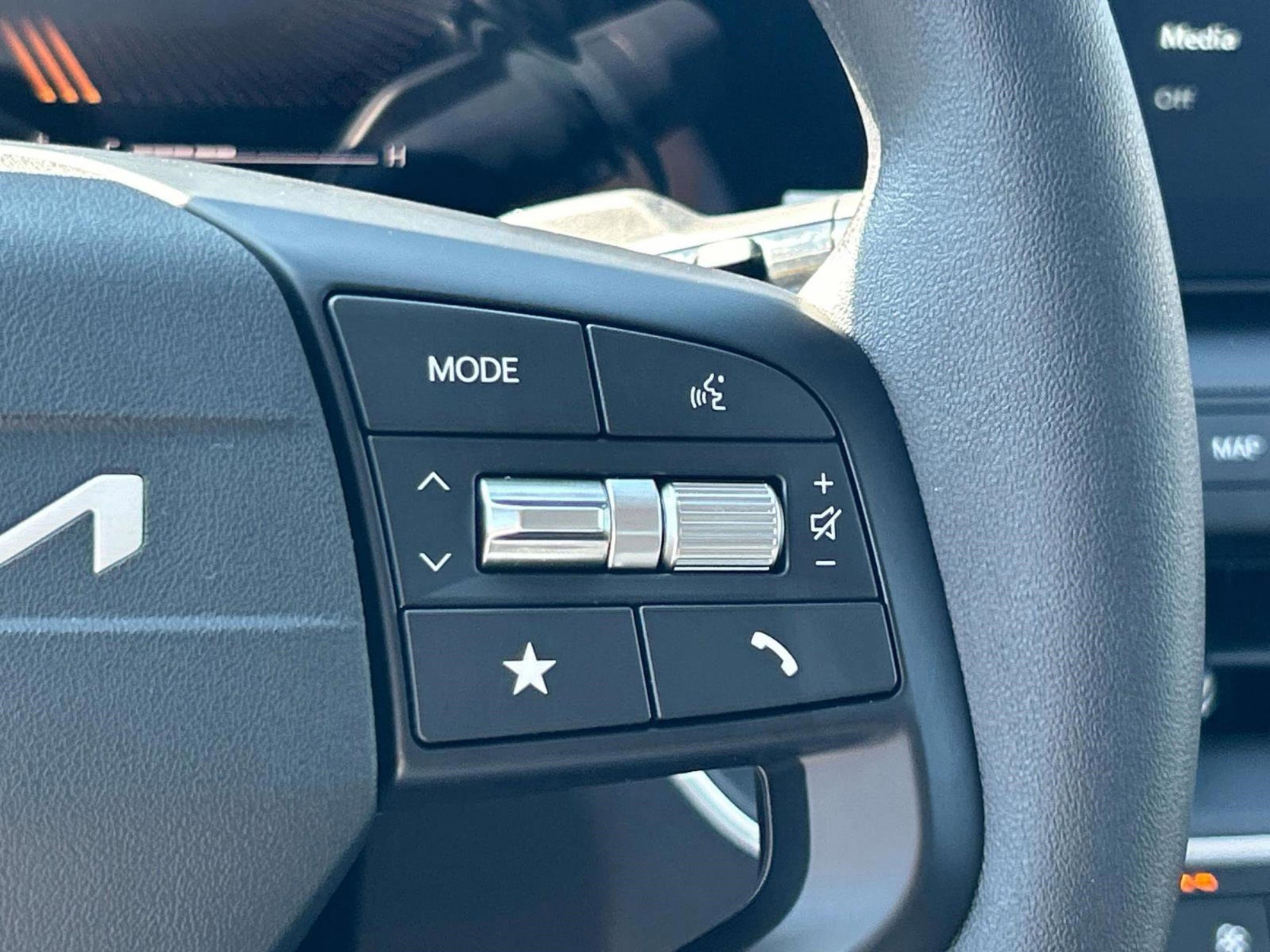 2025 Kia K4 LXS photo 22
