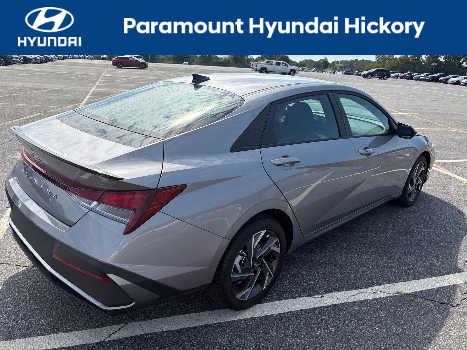2025 Hyundai Elantra SEL Sport photo 5