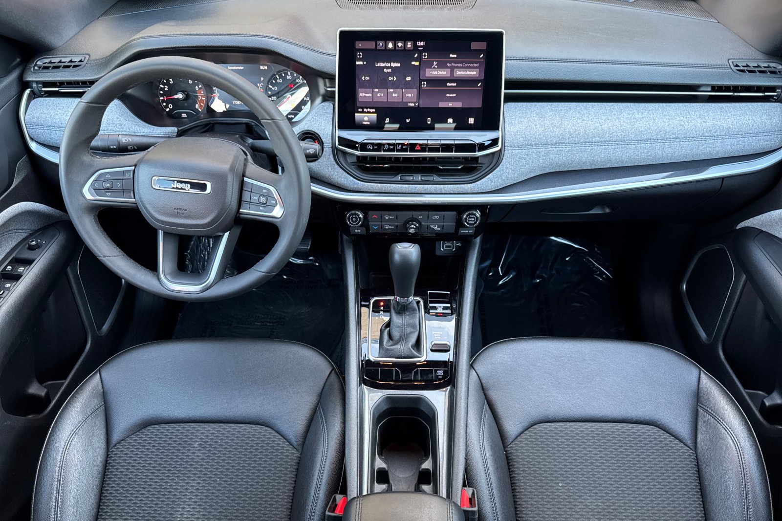 2024 Jeep Compass Latitude photo 3