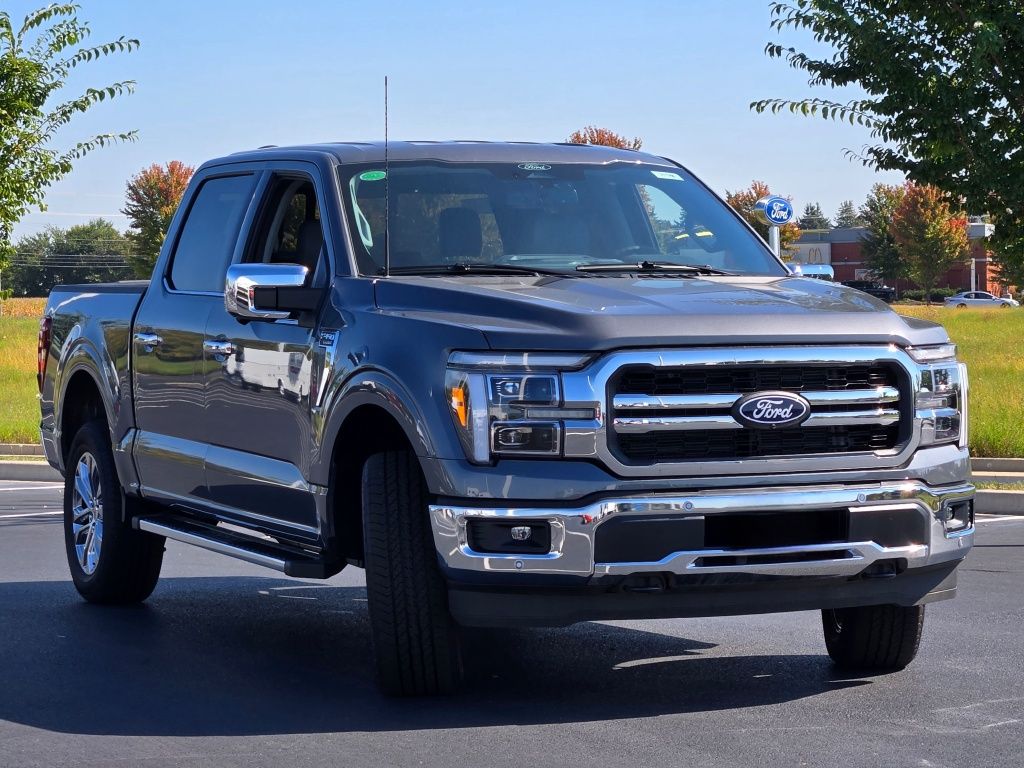 2025 Ford F-150 Lariat photo 3