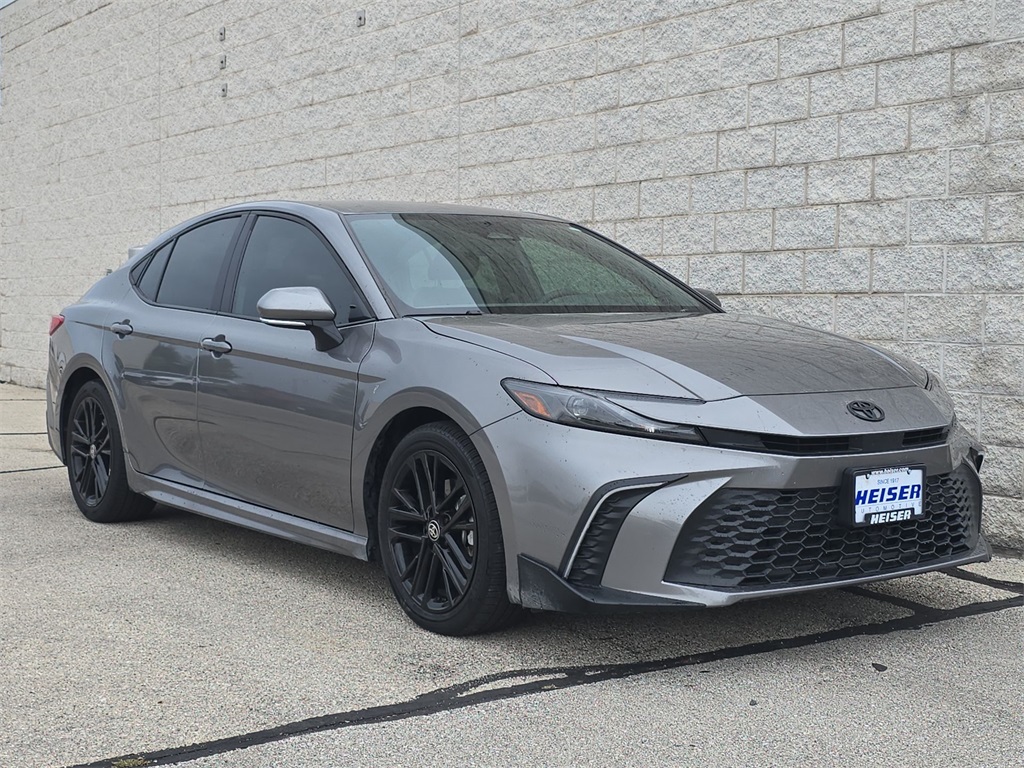 2025 Toyota Camry SE photo 14