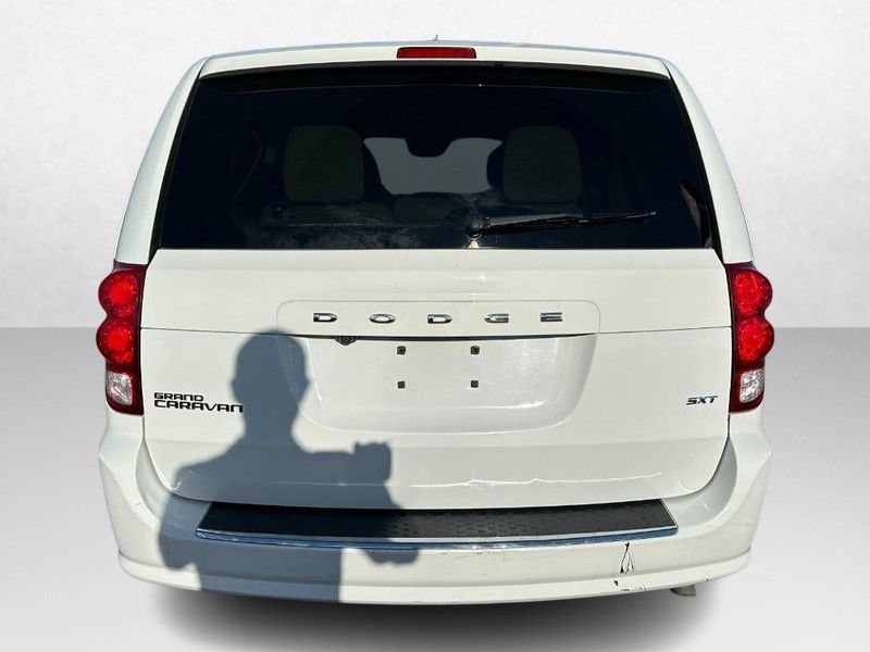 2016 Dodge Grand Caravan SXT photo 3