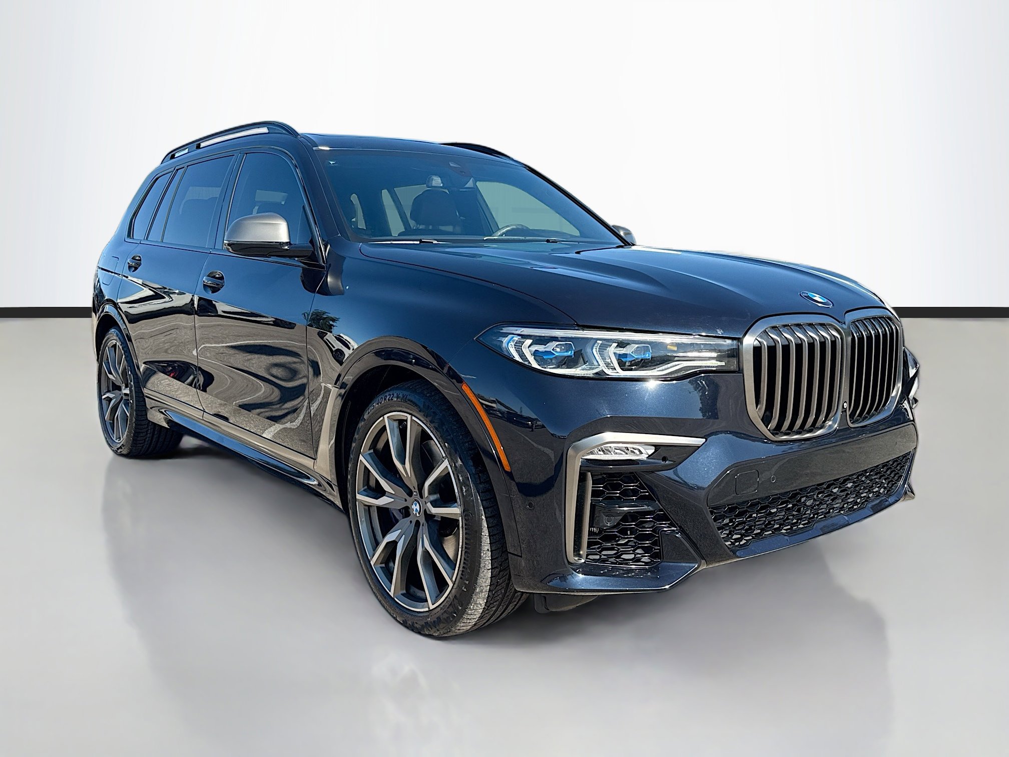 2020 BMW X7 M50i's photo