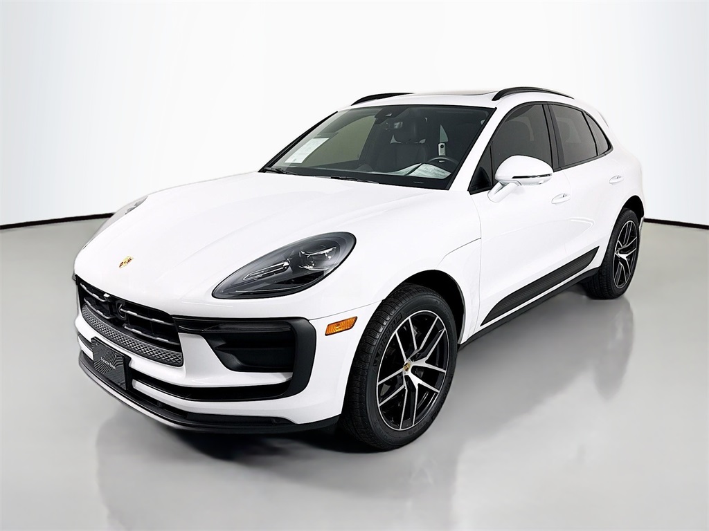 2024 Porsche Macan Base's photo