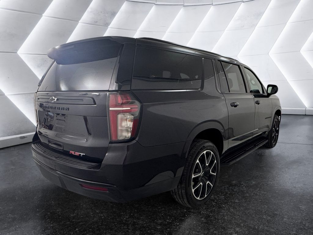 2024 Chevrolet Suburban RST photo 4