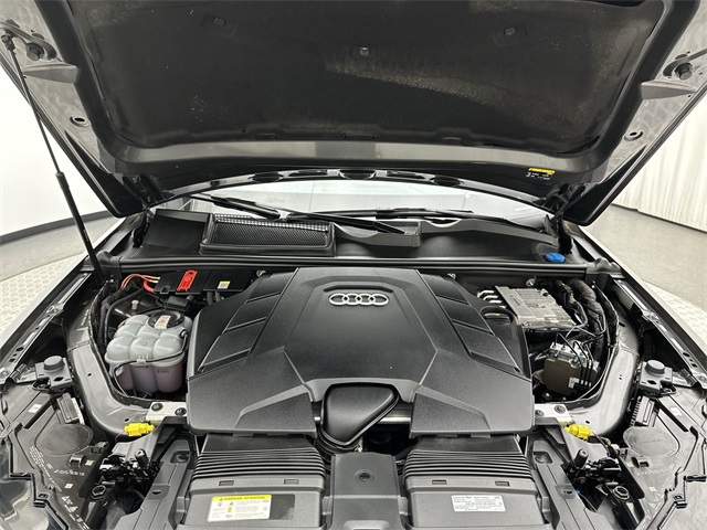 2021 Audi Q7 55 Prestige photo 17