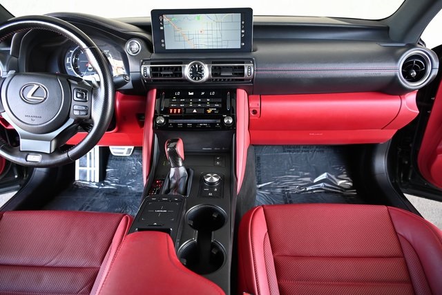 2022 Lexus IS 350 F SPORT photo 8