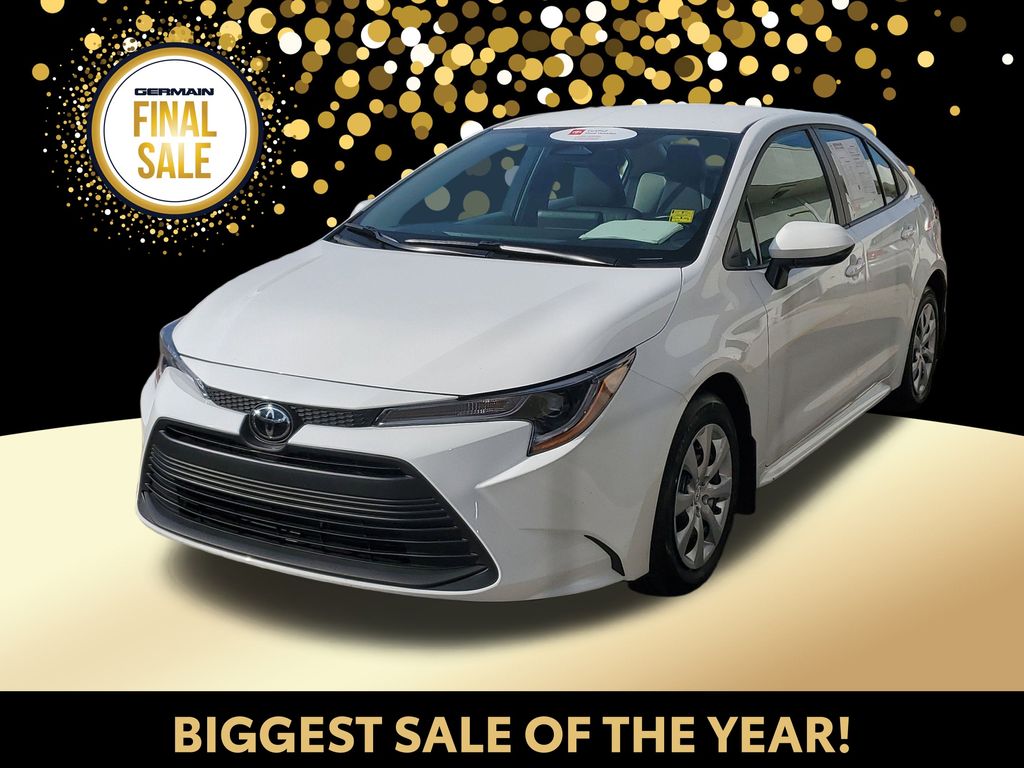 2025 Toyota Corolla LE's photo