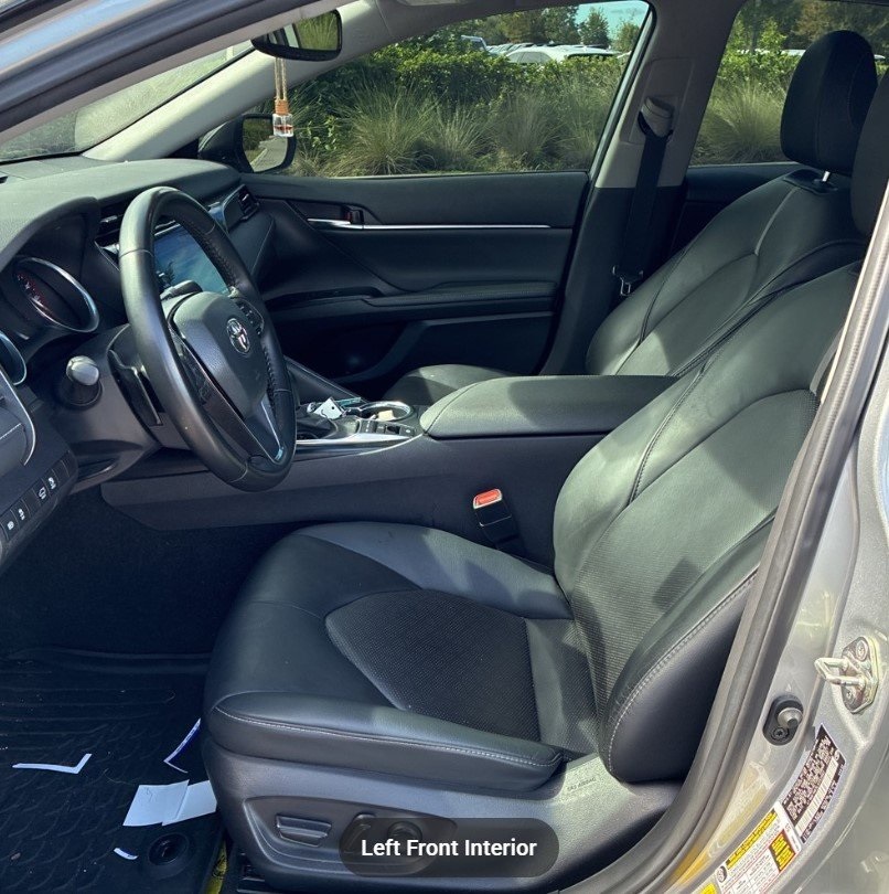 2020 Toyota Camry XSE photo 6