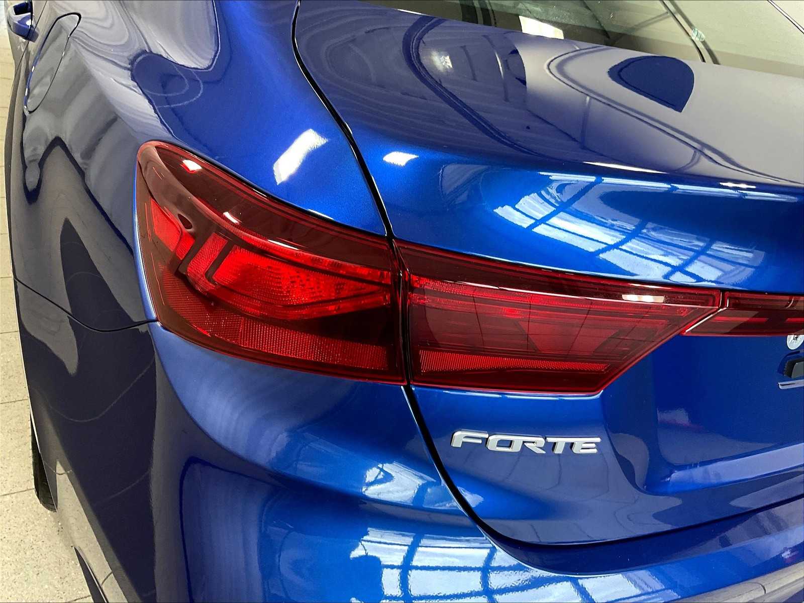 2024 Kia Forte LXS photo 32