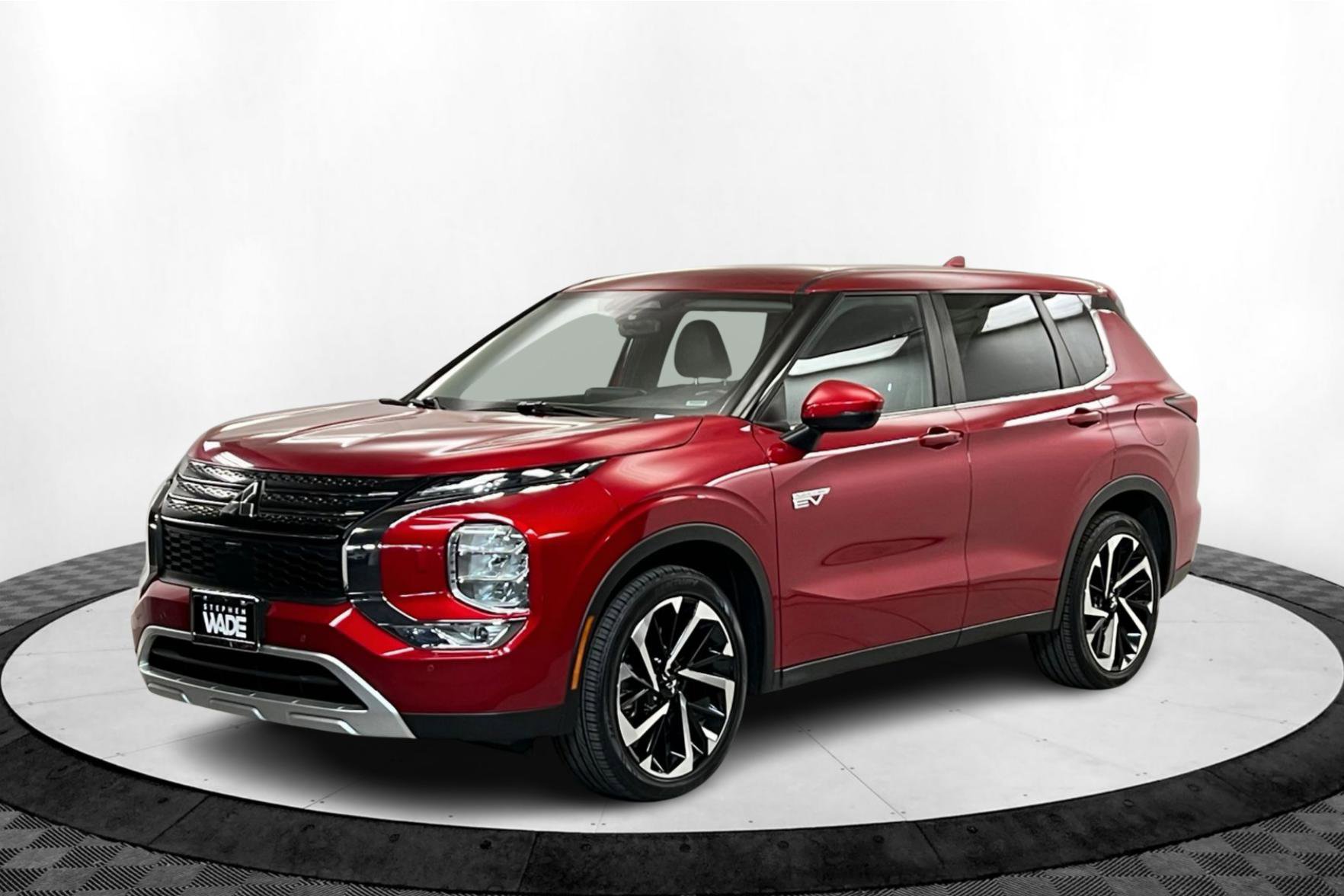 2023 Mitsubishi Outlander Plug-In Hybrid SE's photo