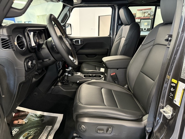 2024 Jeep Wrangler Sahara photo 14