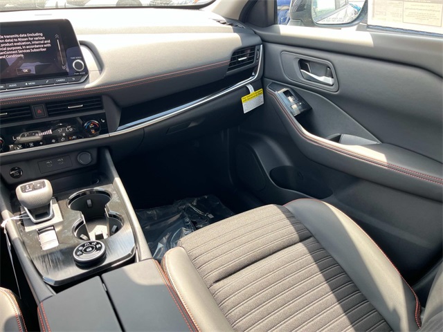 2026 Nissan Rogue SV photo 12