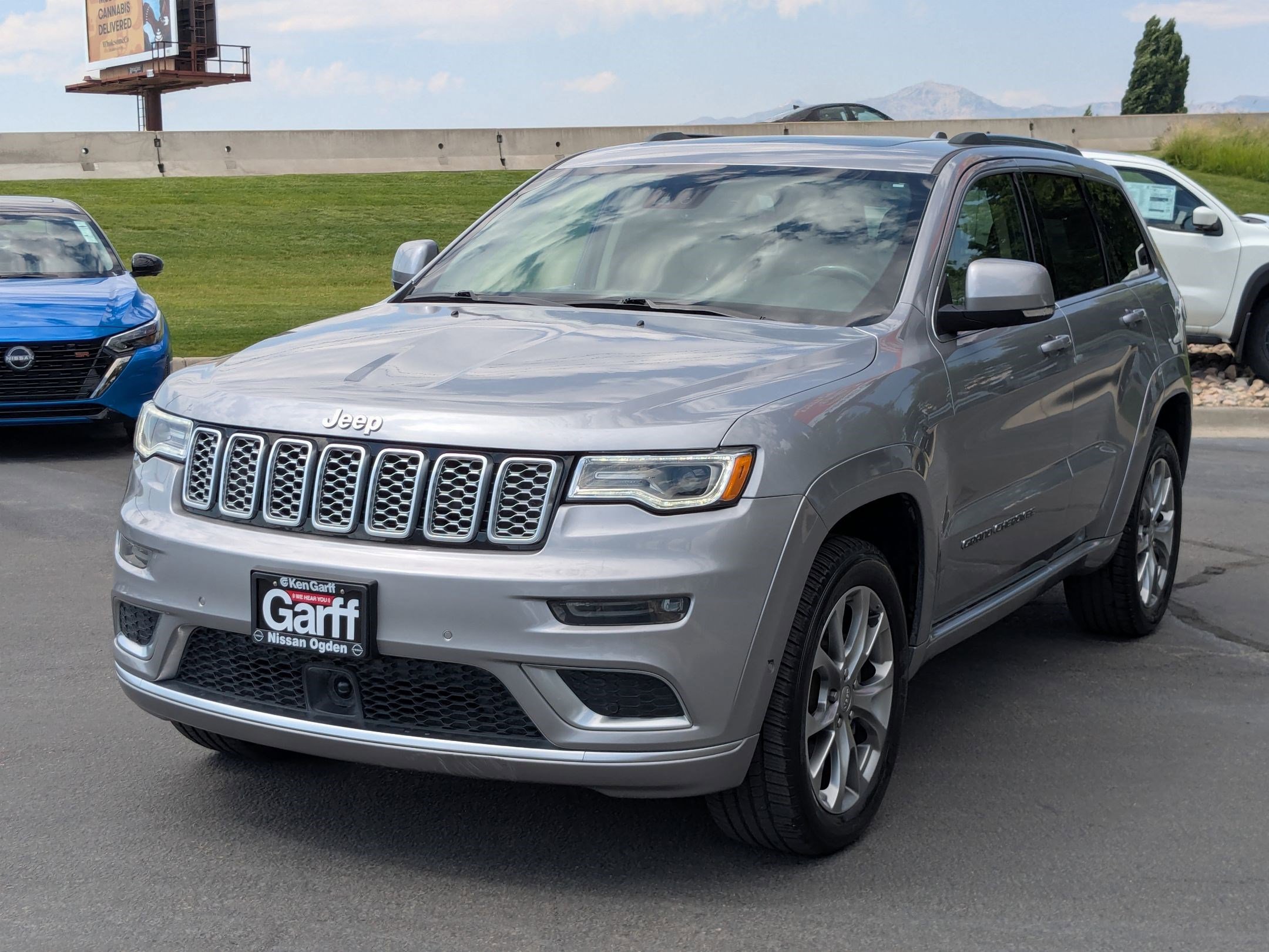 2021 Jeep Grand Cherokee Summit photo 7