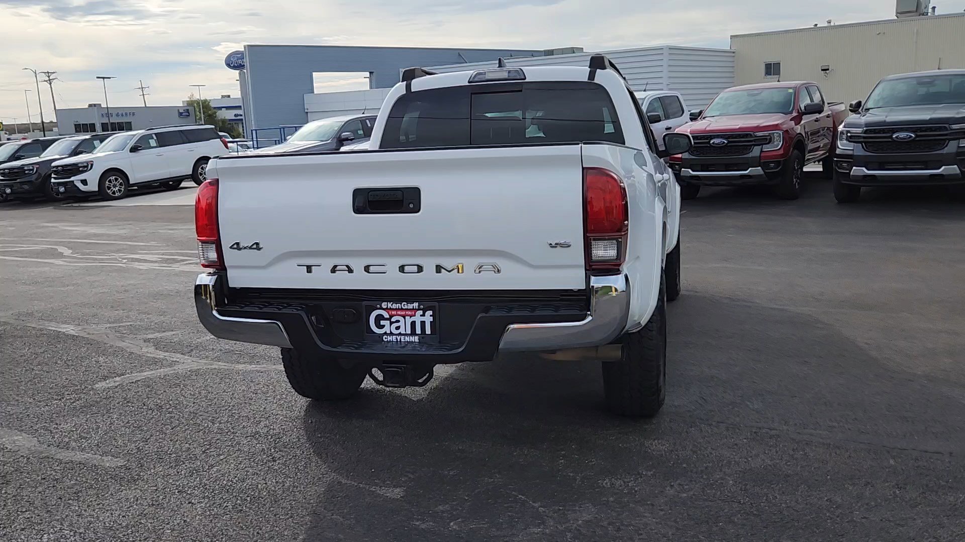 2018 Toyota Tacoma SR photo 3