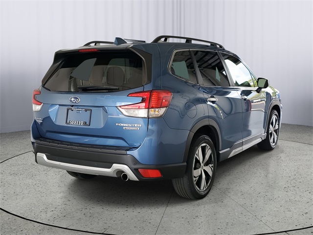 2019 Subaru Forester Touring photo 3