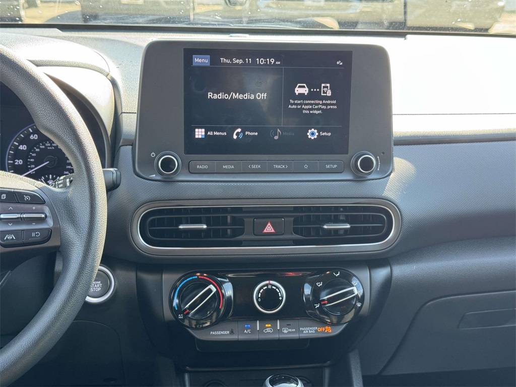 2023 Hyundai Kona SEL photo 3