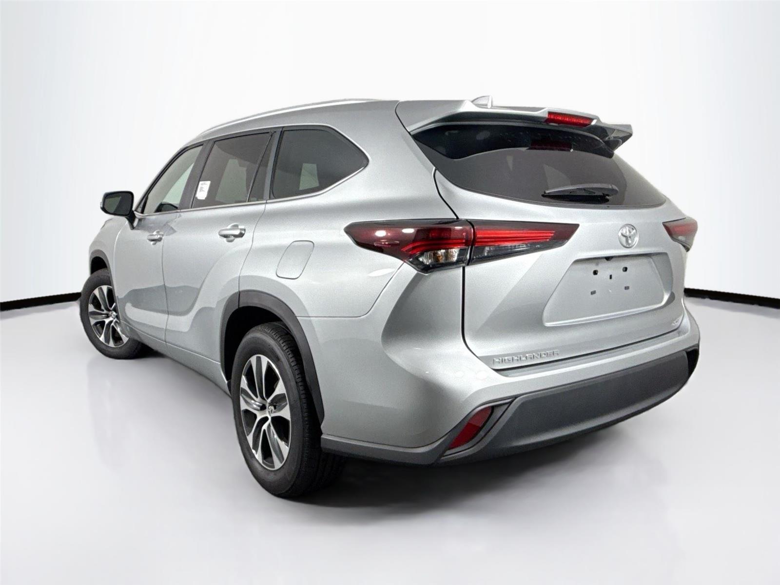 2024 Toyota Highlander XSE photo 8
