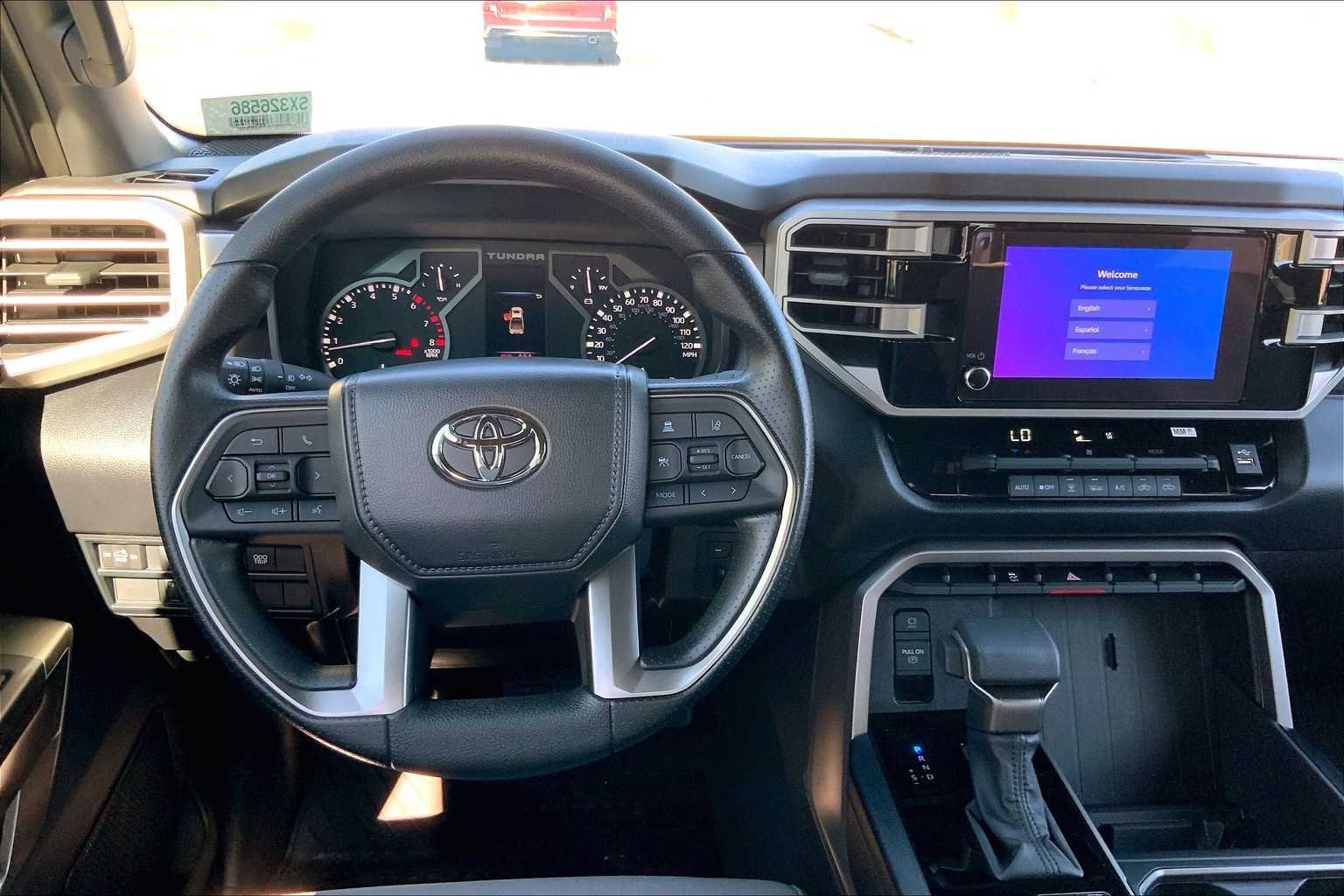 2025 Toyota Tundra SR5 CrewMax photo 5