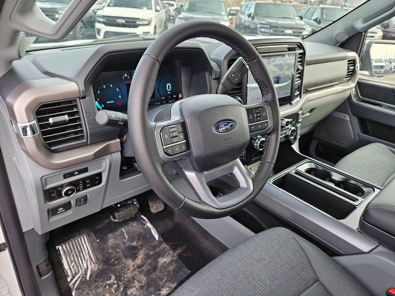 2025 Ford F-150 XLT photo 9