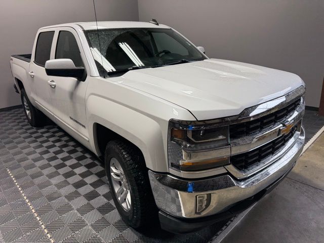 2018 Chevrolet Silverado 1500 LT photo 2