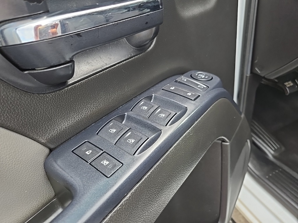 2015 Gmc Sierra Base photo 39