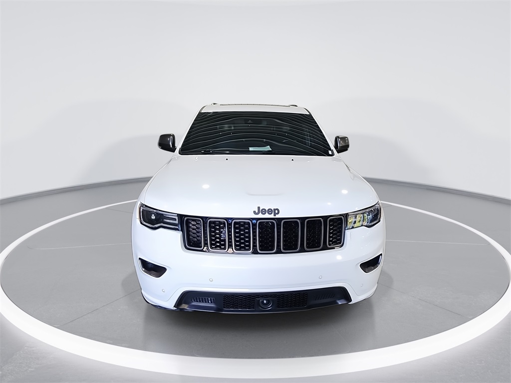 2021 Jeep Grand Cherokee Anniversary Edition photo 3
