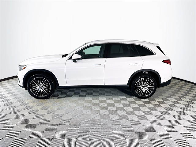 2026 Mercedes Benz GLC 300 4MATIC photo 4