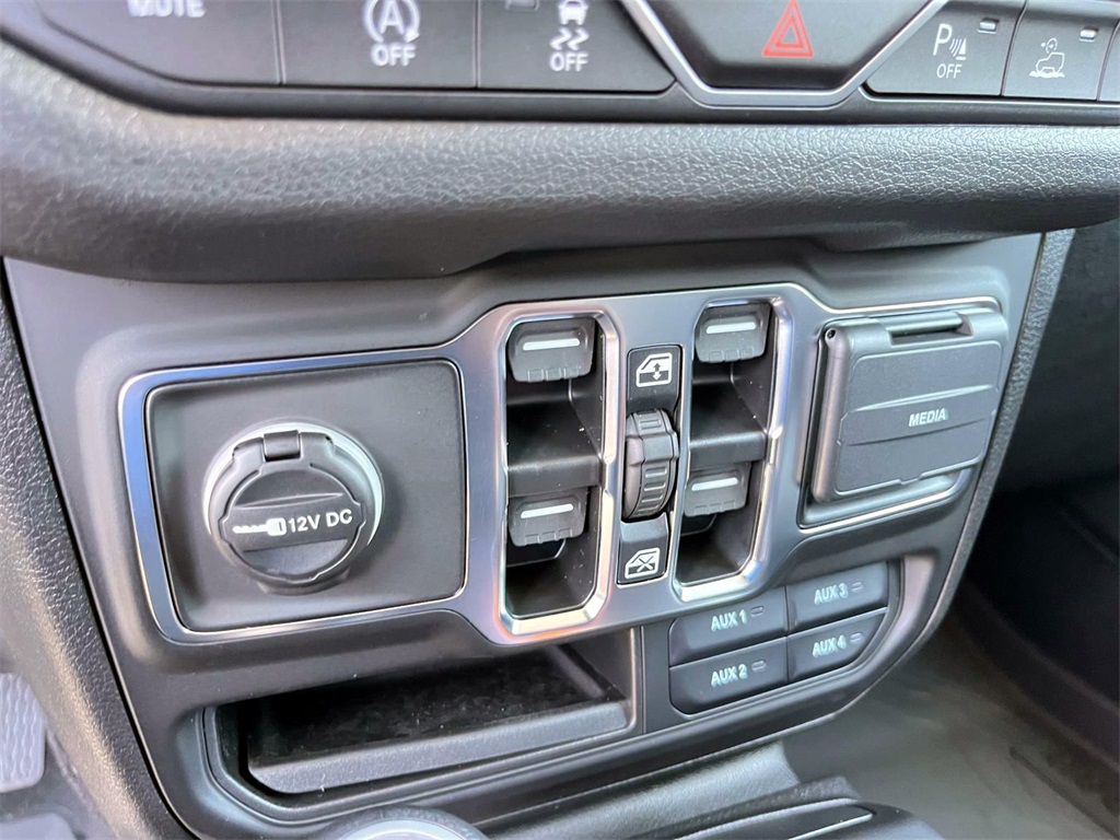 2025 Jeep Wrangler Sport S photo 20