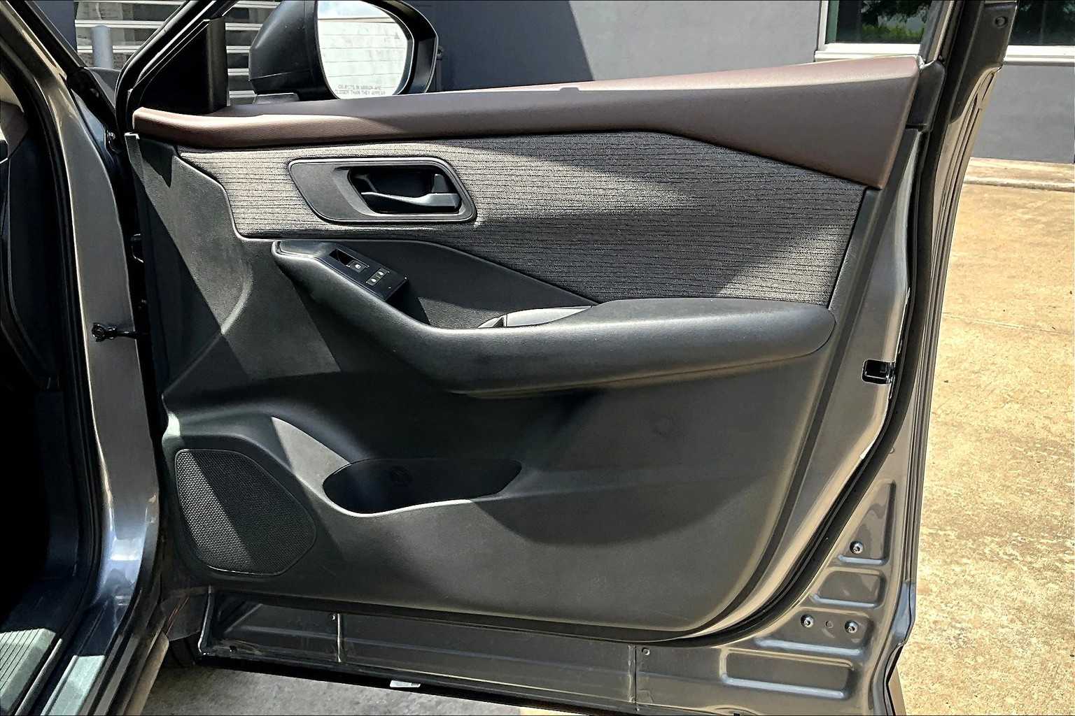 2023 Nissan Rogue S photo 15