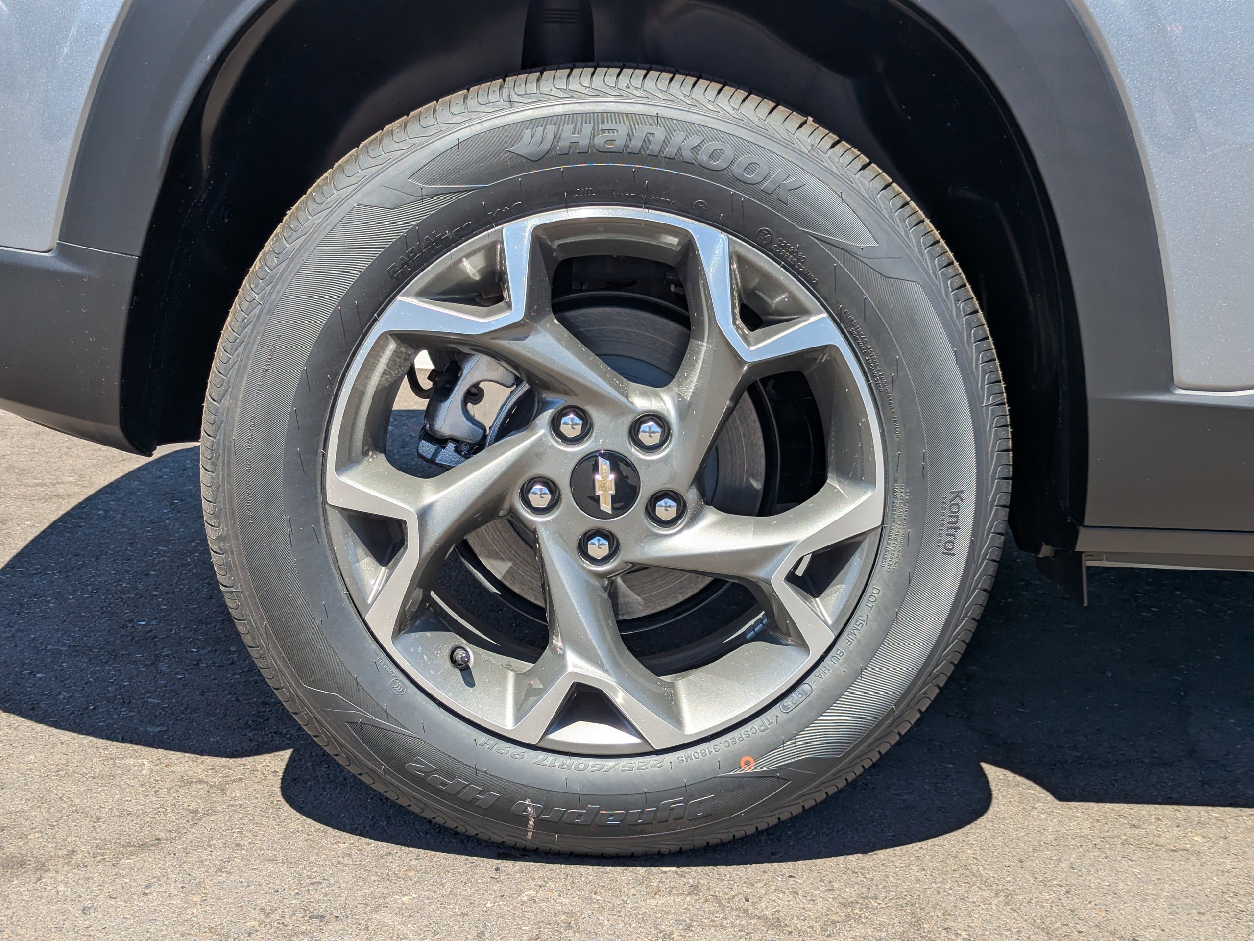 2025 Chevrolet Trax LT photo 40