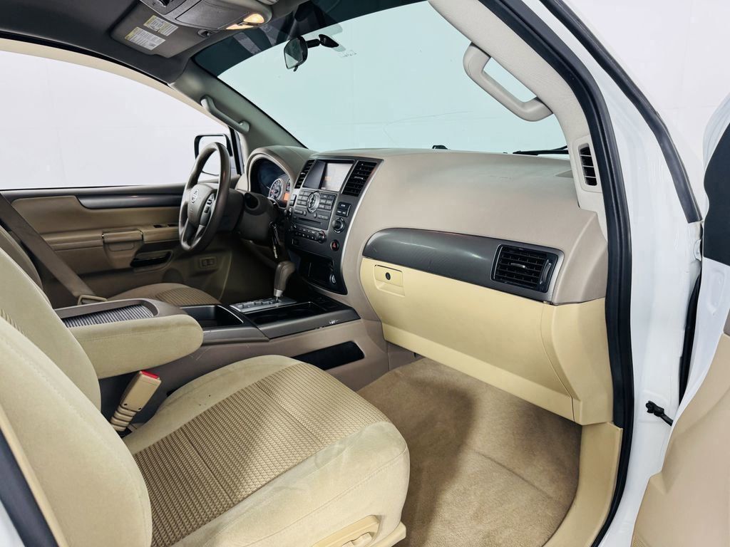 Used 2014 White Nissan SV image 25