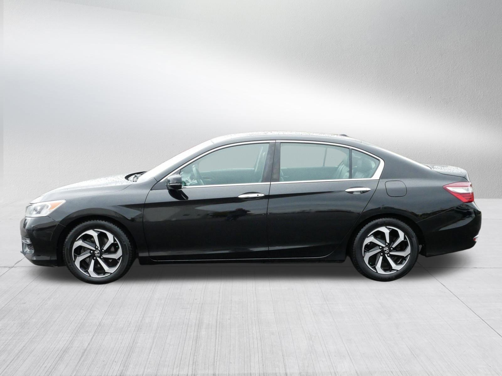 2017 Honda Accord EX-L photo 4