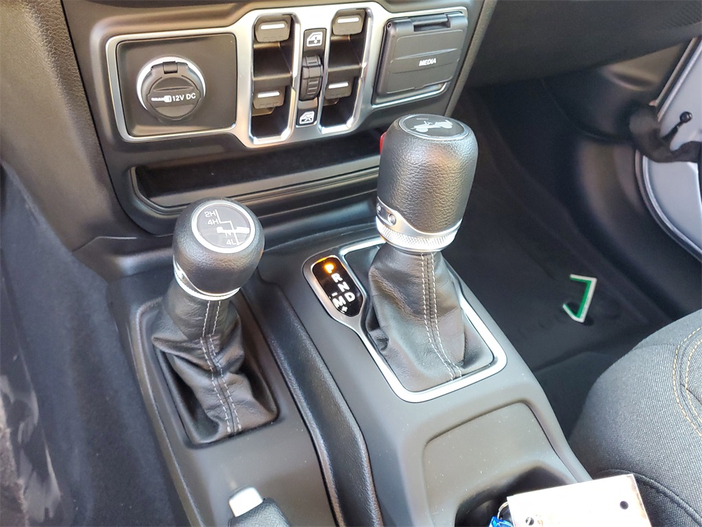 2024 Jeep Wrangler Sahara photo 22
