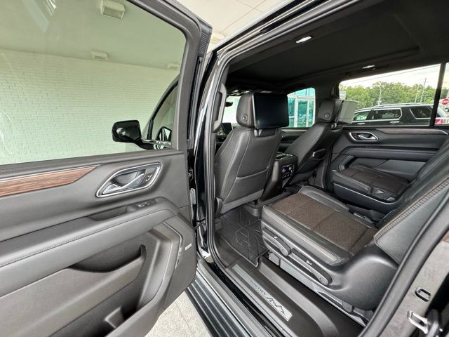 2021 Chevrolet Suburban High Country photo 18