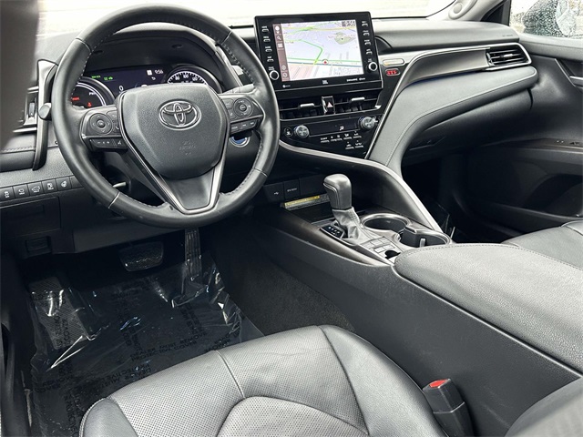 2021 Toyota Camry Hybrid XSE photo 2