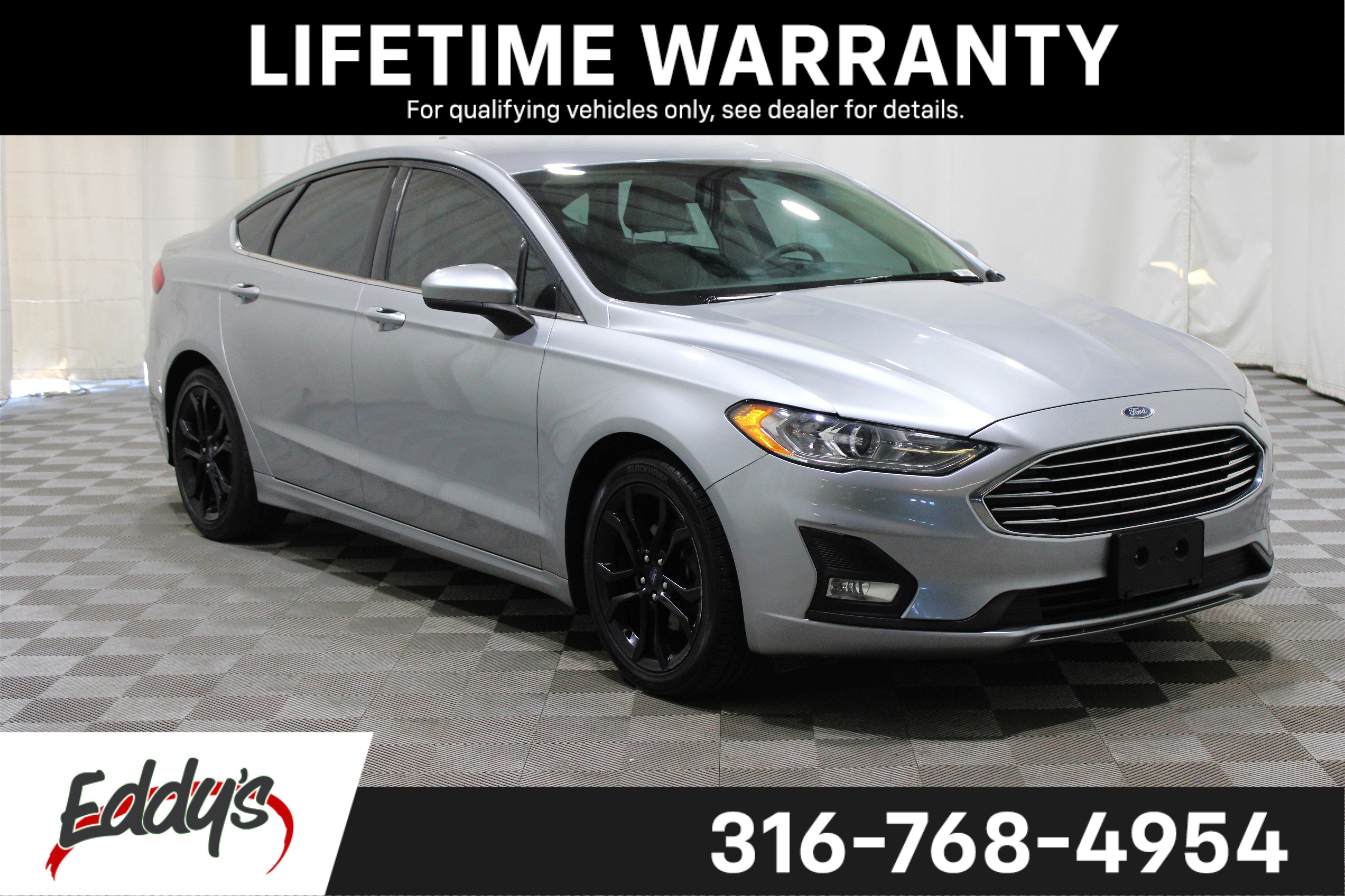 2020 Ford Fusion SE's photo