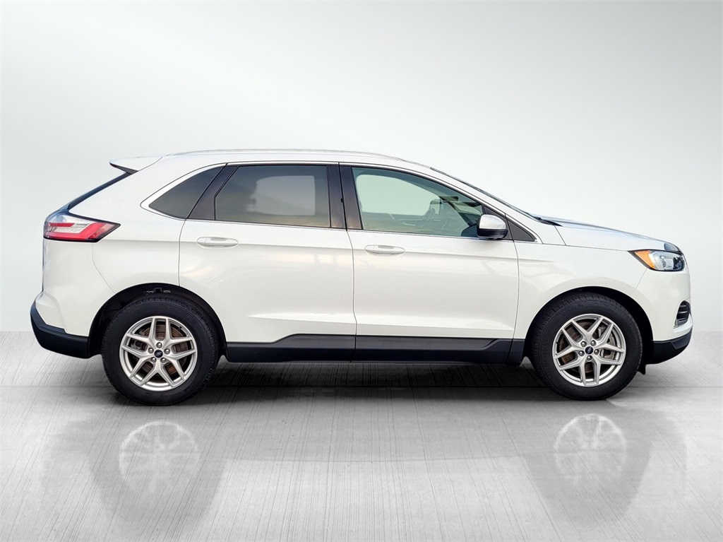 2021 Ford Edge SEL photo 4