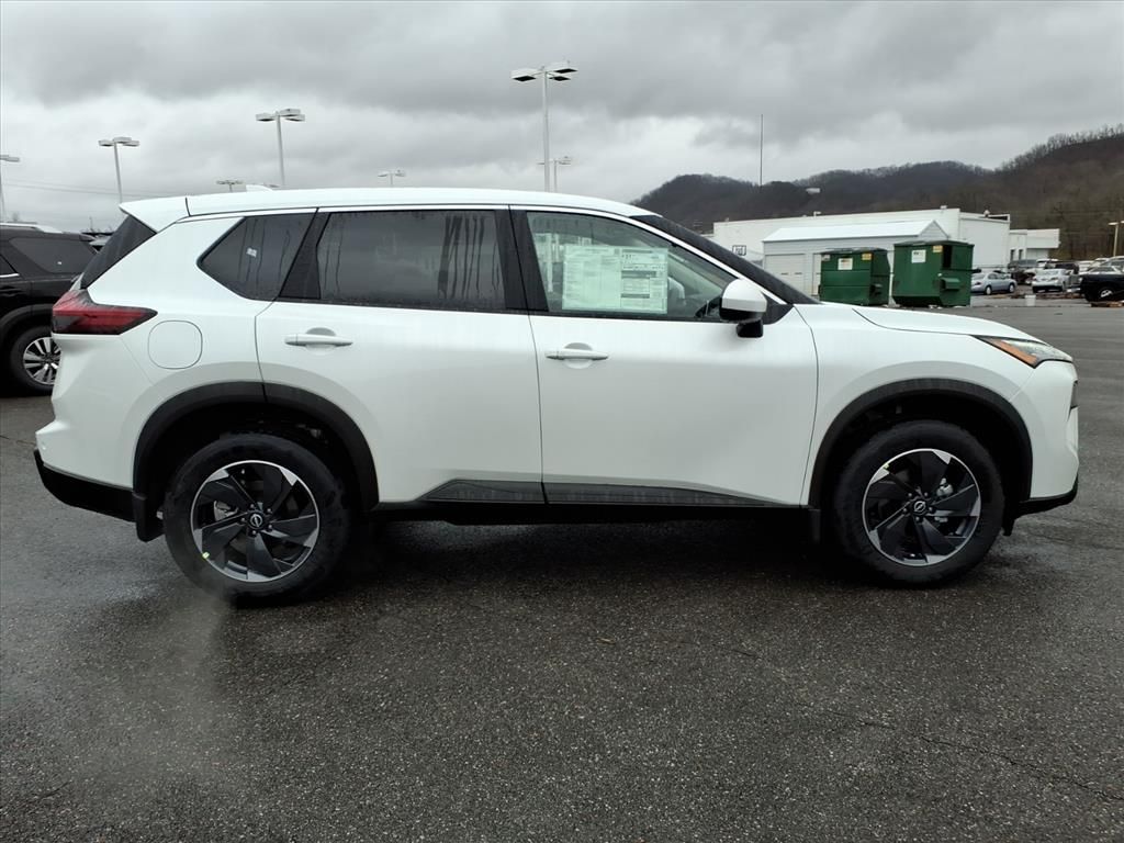 2026 Nissan Rogue SV photo 4