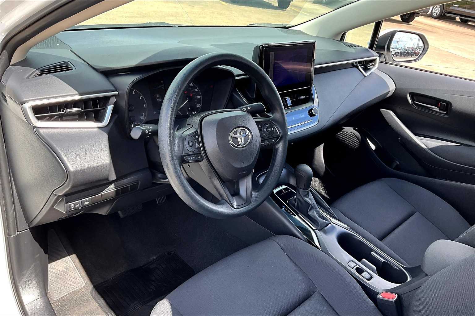 2024 Toyota Corolla LE photo 17