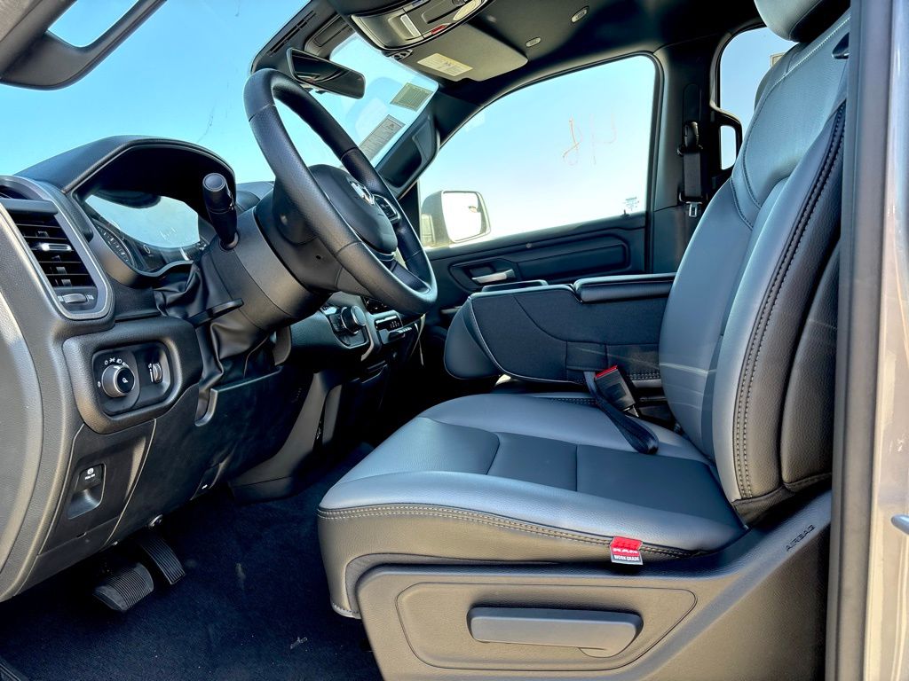 2026 Ram 1500 Tradesman photo 8