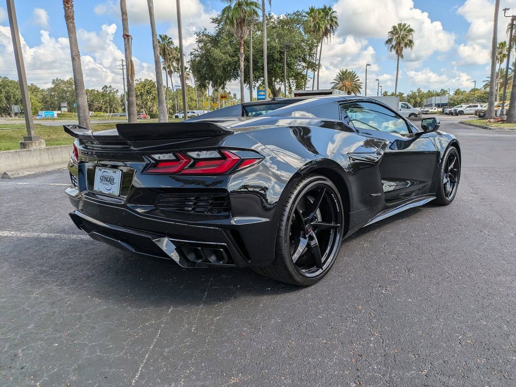 2025 Chevrolet Corvette E-Ray 2LZ photo 4