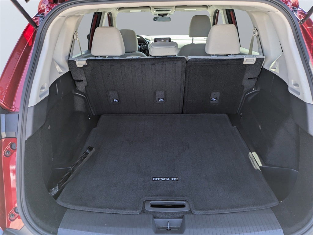 2023 Nissan Rogue SV photo 12