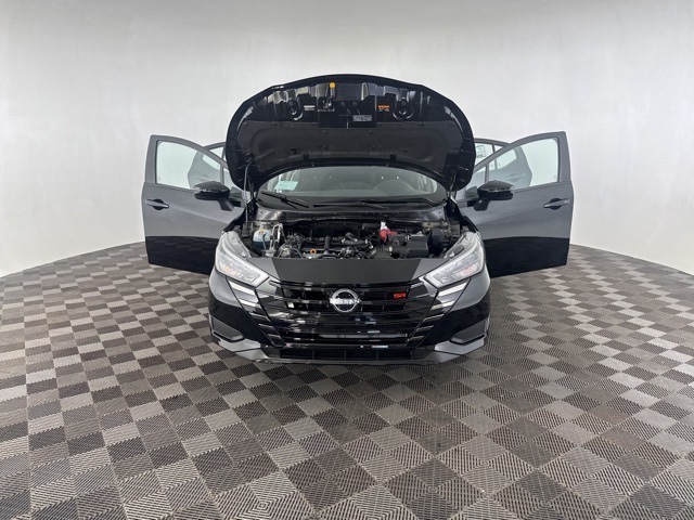 2025 Nissan Versa 1.6 SR photo 17
