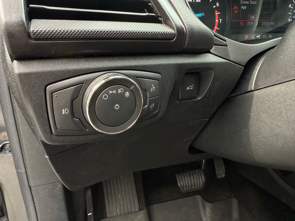2018 Ford Fusion SE photo 9