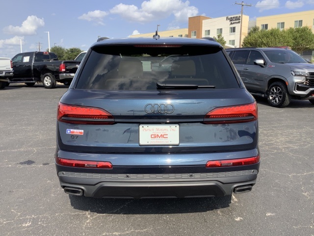 2025 Audi Q7 45 Premium Plus photo 3