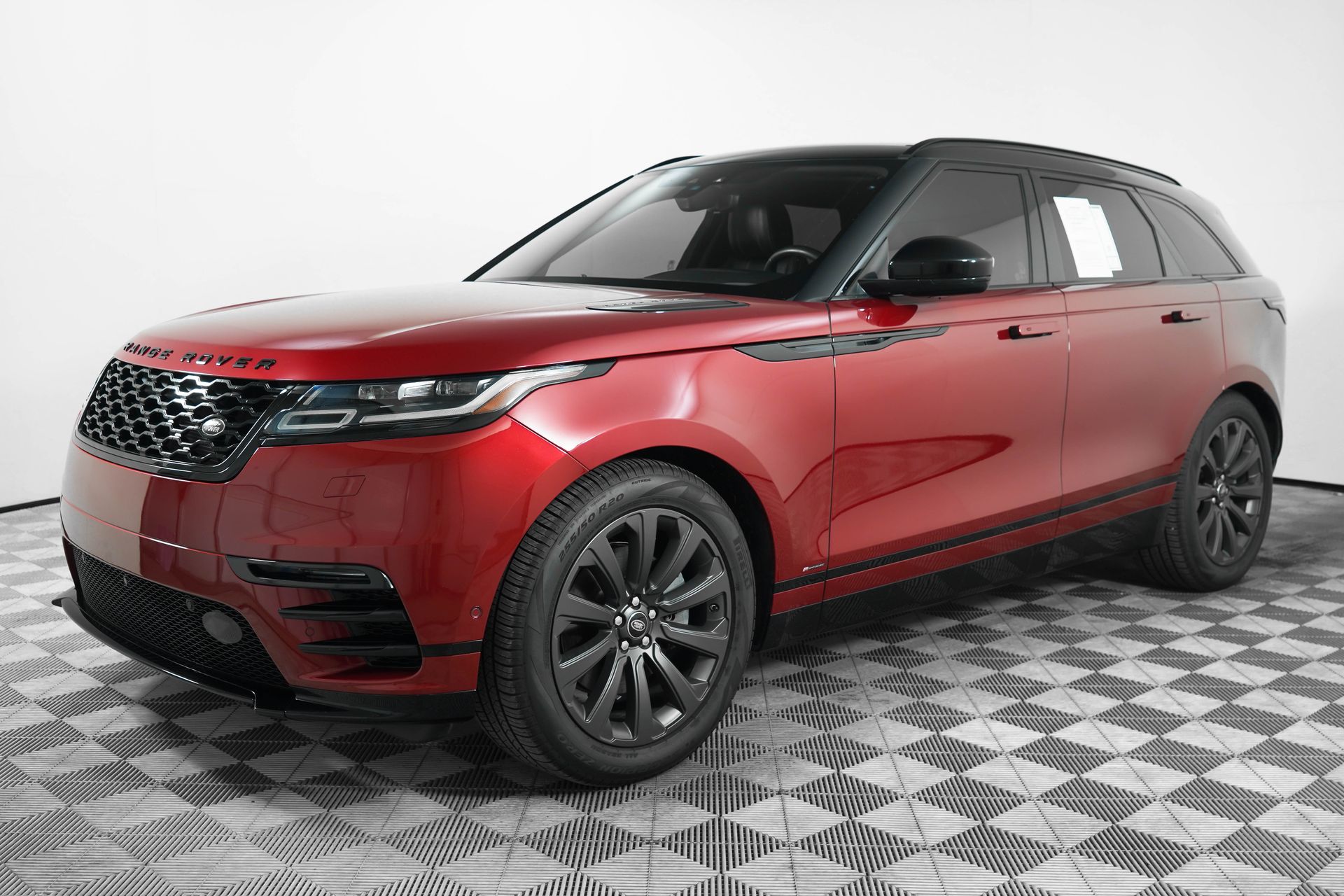2019 Land Rover Range Rover Velar SE photo 2