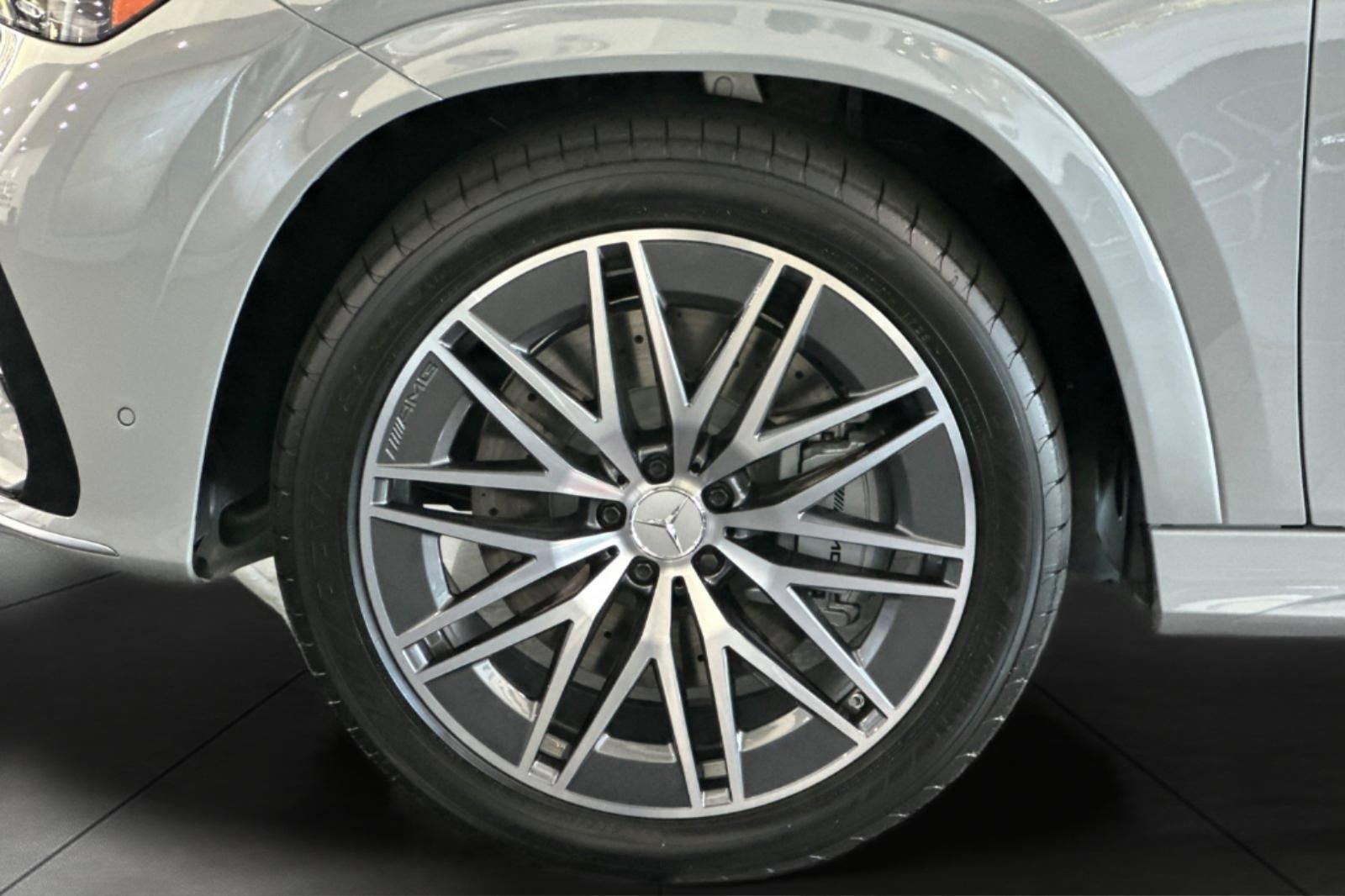 2026 Mercedes Benz GLE 53 AMG 4MATIC photo 4